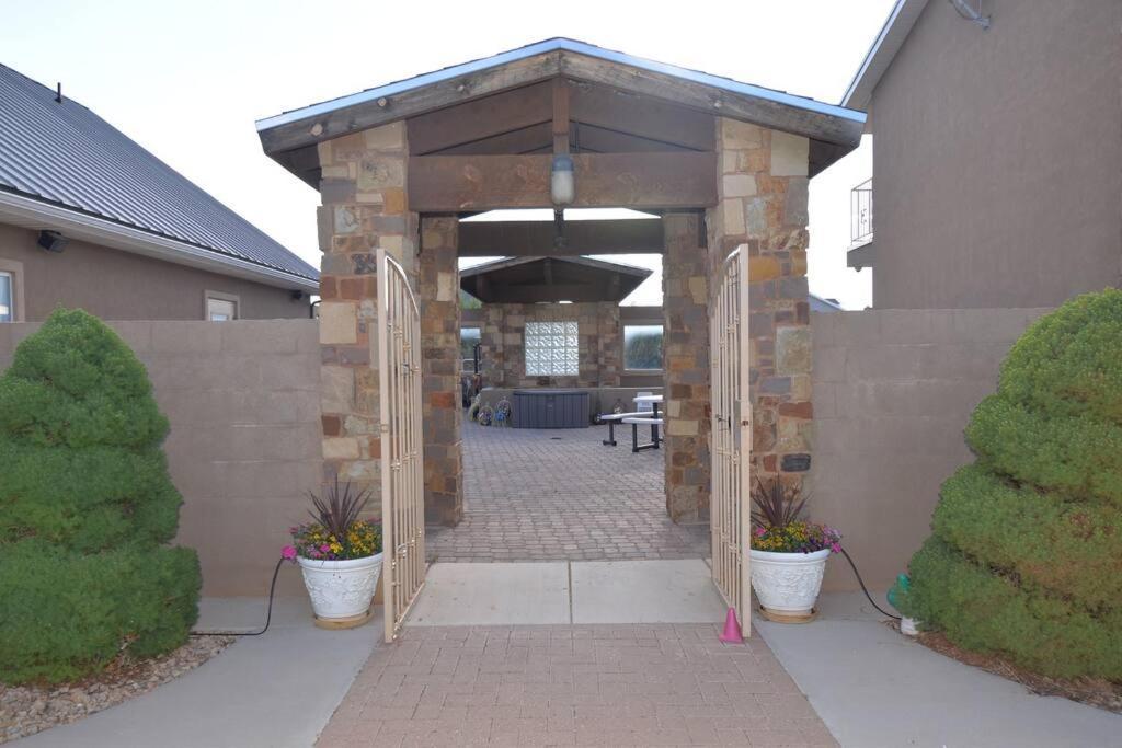 Tacit Shadow Resort Paradise Deluxe Suite, Gym, Coffee Bar, Hot-Tub, Free Laundry, Food Available Parowan Exteriér fotografie