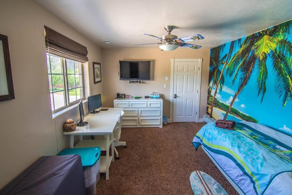 Tacit Shadow Resort Paradise Deluxe Suite, Gym, Coffee Bar, Hot-Tub, Free Laundry, Food Available Parowan Exteriér fotografie